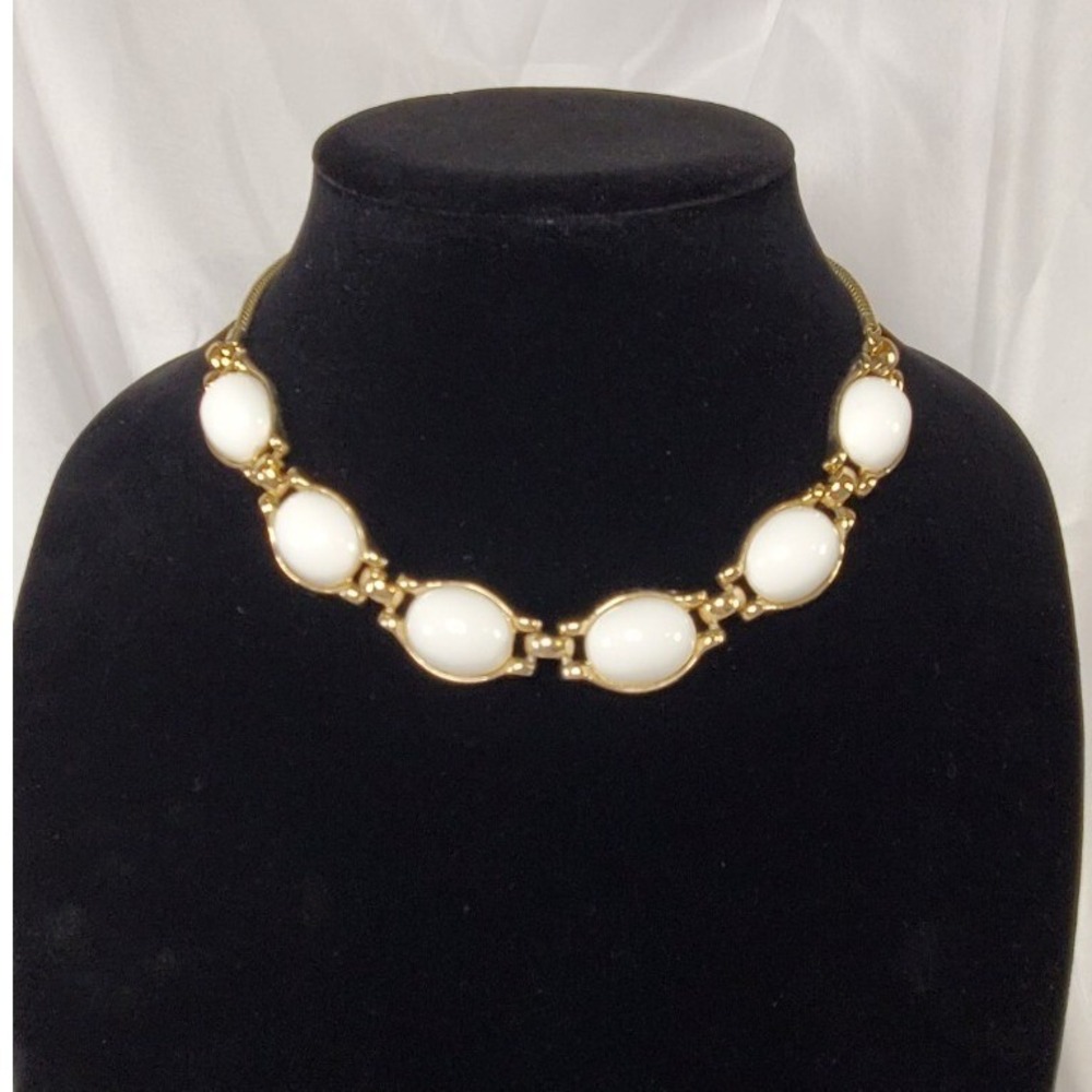 Vintage MONET Necklace Mid Century White Cabochons Bezel Set Necklace MCM Signed - Picture 3 of 6